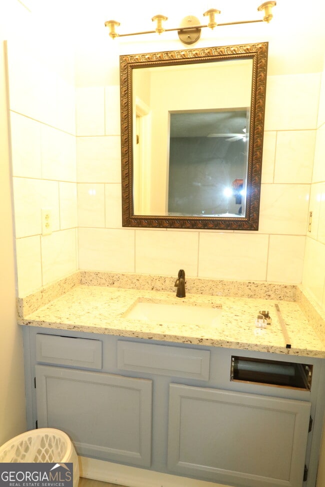 Building Photo - 933 Ohara Dr