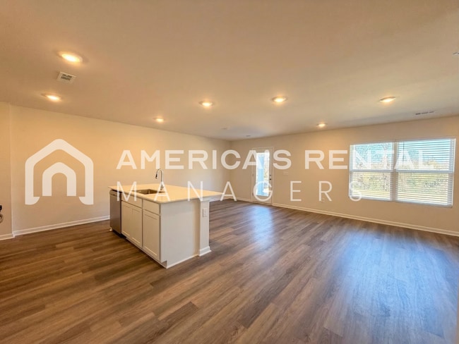 Building Photo - 396 Jackson Pt Cir