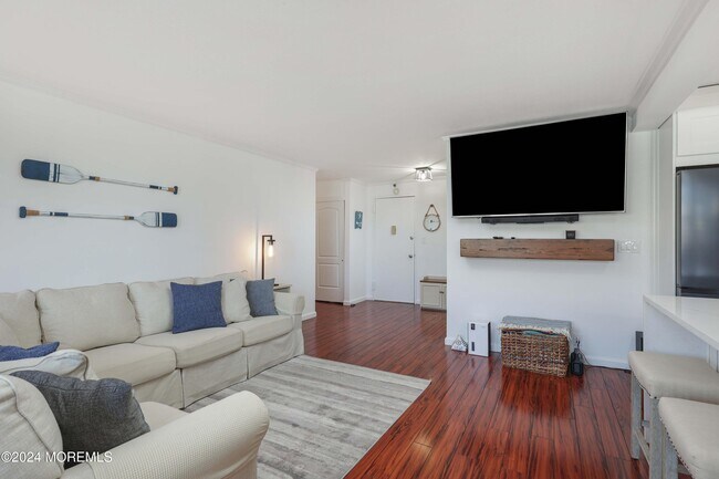 Building Photo - 675 Ocean Ave N