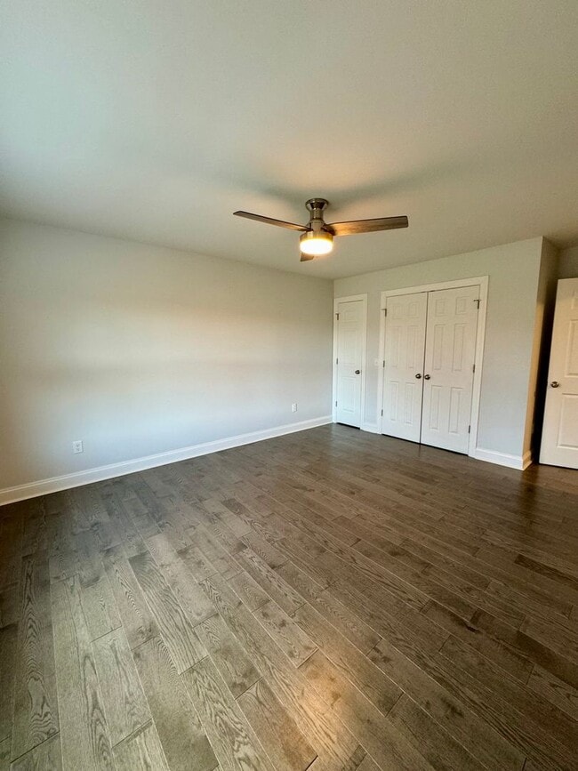 Building Photo - Like New Duplex for Rent