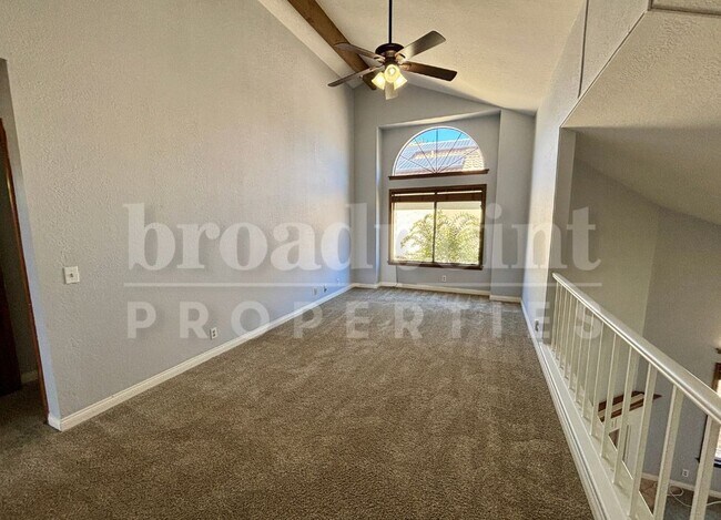 Building Photo - 10326 Oak Ranch Ln