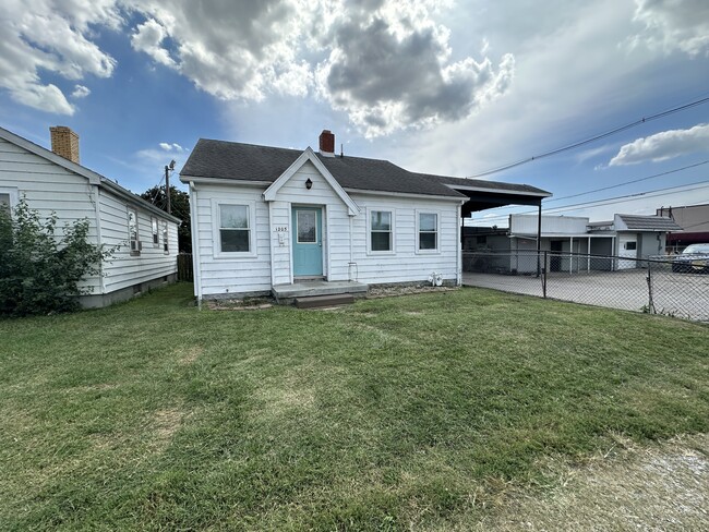 Building Photo - 1205 E Louisiana St