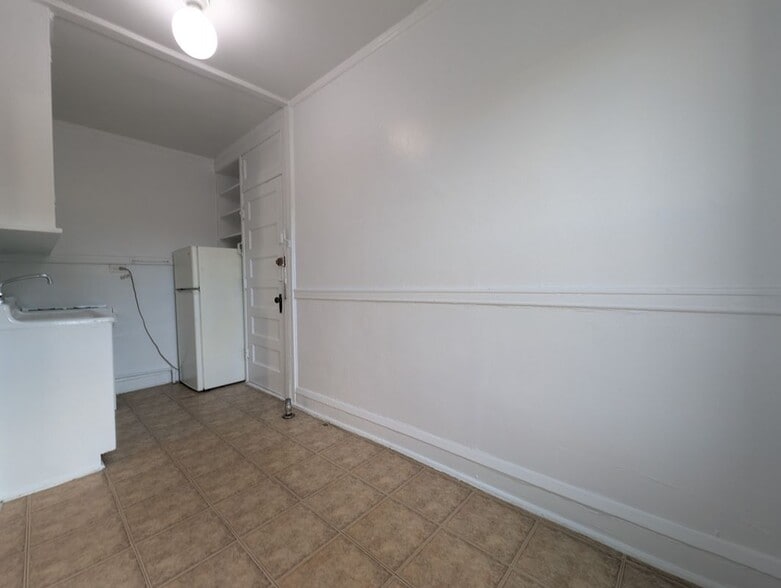 Building Photo - 2700 N Spaulding Ave