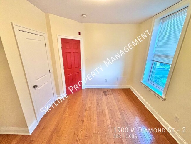 Building Photo - Charming 3 Bedroom Apartment For Rent Near...