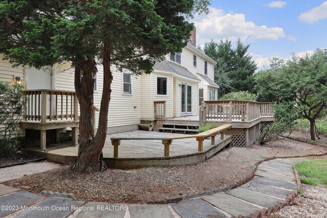 Building Photo - 18 Seven Oaks Dr