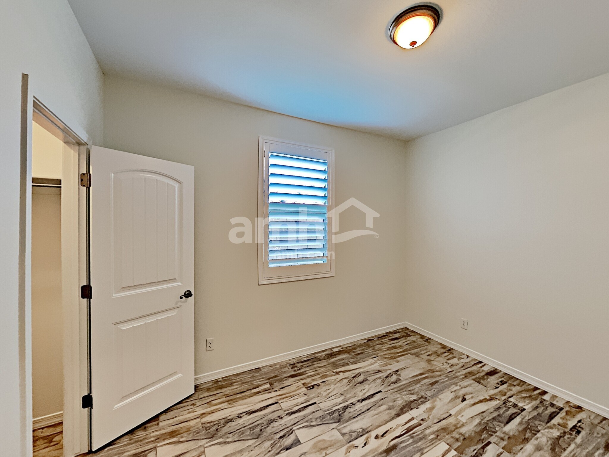 Building Photo - 16657 W Jenan Dr