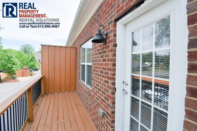 Building Photo - Gorgeous luxury 2BD/2.5BA M'boro townhome across from MTSU! Attached garage & washer/dryer!
