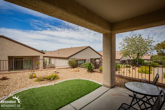 Building Photo - Inviting 3Bdm 2Ba Single-Story Home in Henderson! 55 Plus Community.