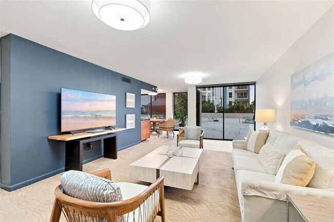 Building Photo - 707 S Gulfstream Ave