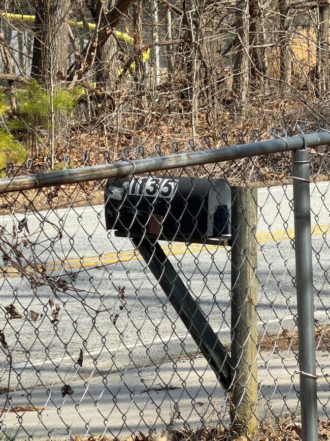 Building Photo - AVAILABLE NOW!