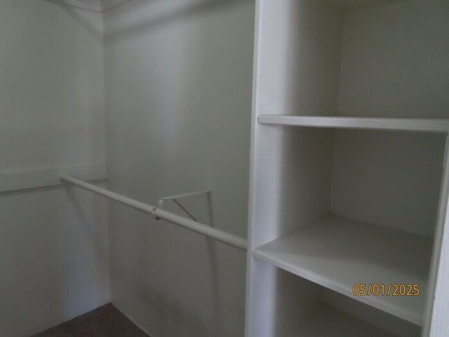 Building Photo - 1- Bedroom 1 Bath in Shadow Bend