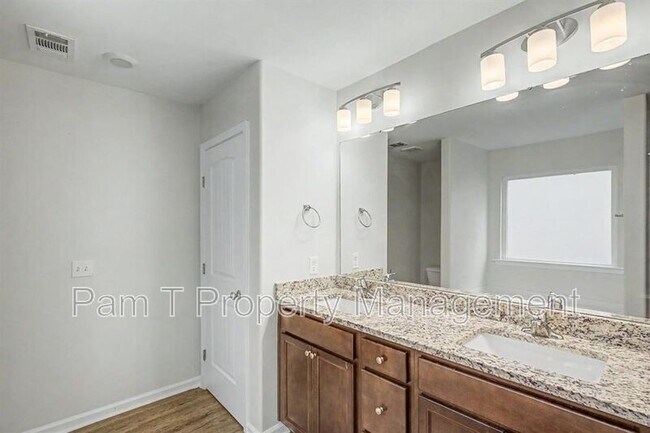 Building Photo - 20 Swallow Tail Cir