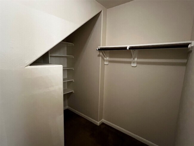 Building Photo - 10621 Sunflower Dr