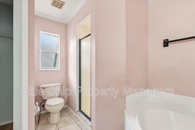 Building Photo - 2229 Hannah Ln