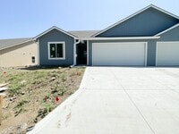 Building Photo - Italian Estates Property Management