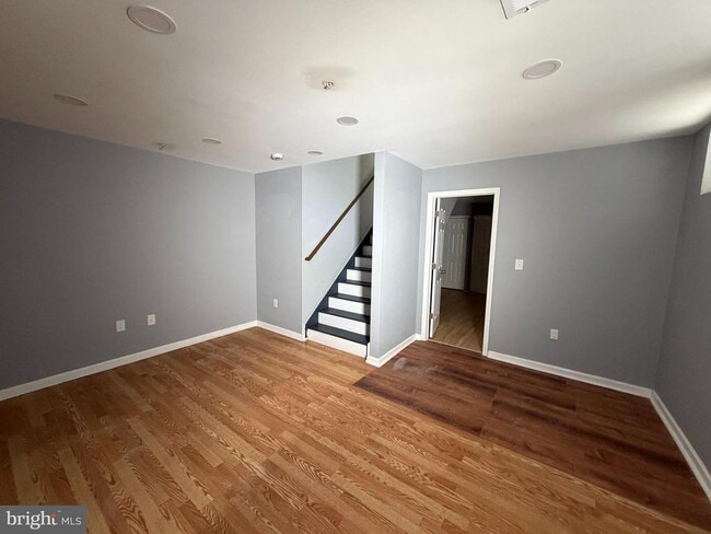 Building Photo - 1831 W Diamond St