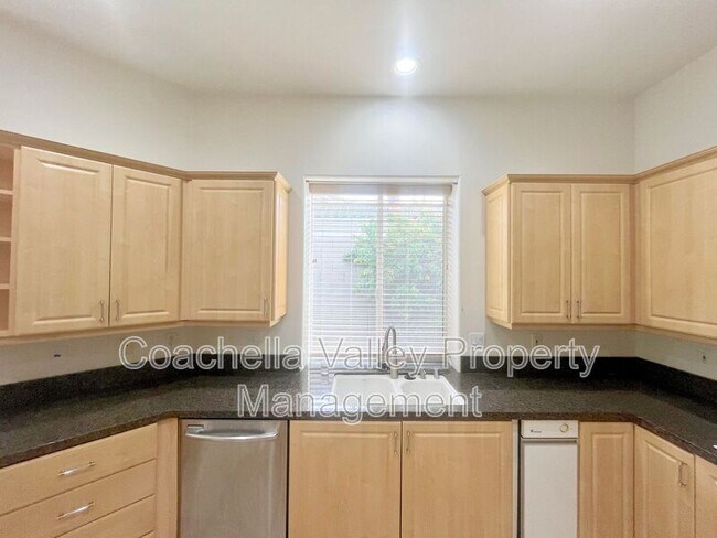 Building Photo - 20 Trafalgar