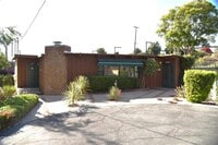 Building Photo - 1541 Vista Del Mar Dr
