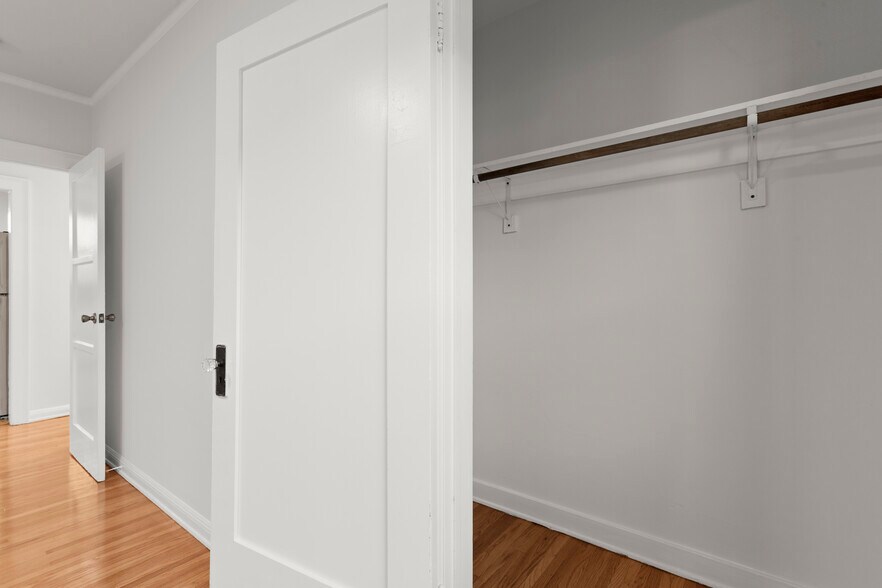 Building Photo - 518 N Genesee Ave