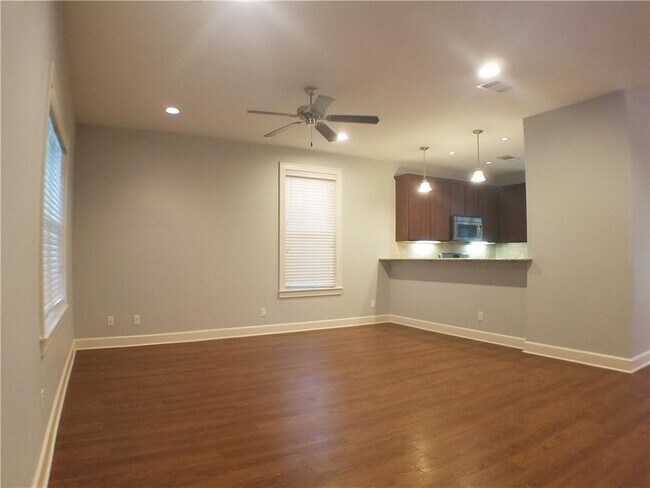 Building Photo - 5408 Evans Ave