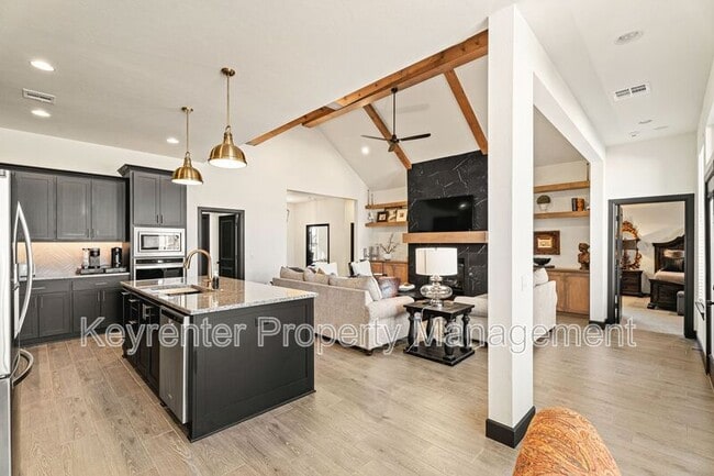 Building Photo - 2805 Crystal Creek Dr