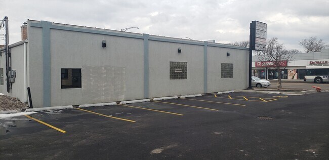 Building Photo - 5051 N Harlem Ave