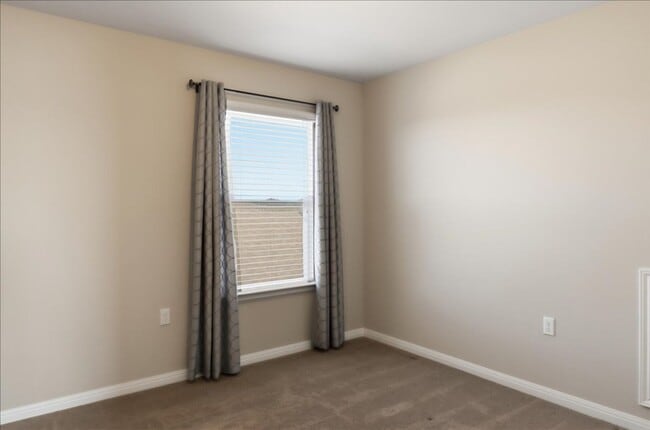 Building Photo - 816 Hamilton Ln