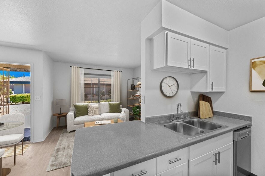 Building Photo - Coronado Glen Apartments