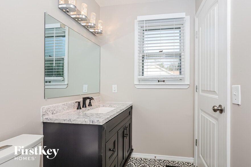 Building Photo - 345 Highfield Dr