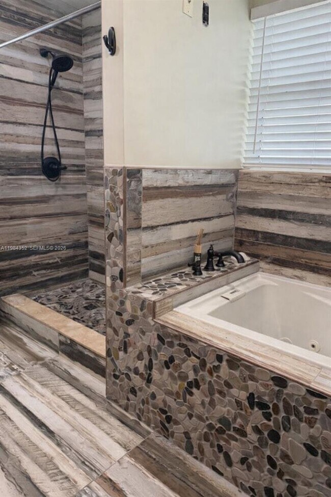 Building Photo - 6527 NW 2nd St