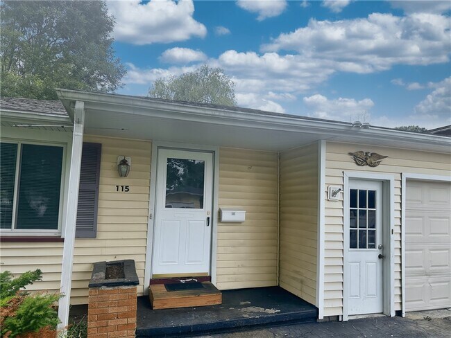 Building Photo - 115 Burben Way