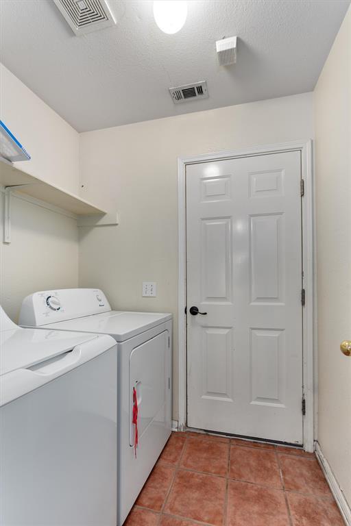 Building Photo - 14603 Fitzgibbon Dr