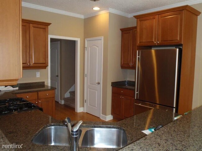 Building Photo - 5 br, 4 bath House - 230 Glade Knoll Trail...
