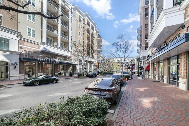 Building Photo - 4625 Piedmont Row Dr