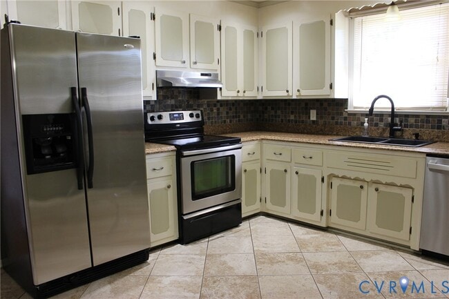 Building Photo - 1301 Canterbury Ln