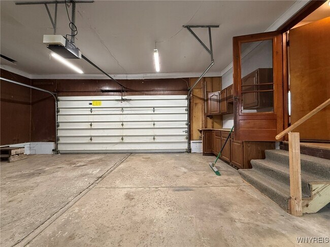 Building Photo - 6 Towerwood Rd