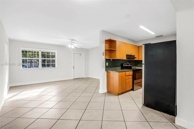 Building Photo - 1130 N 70th Ave