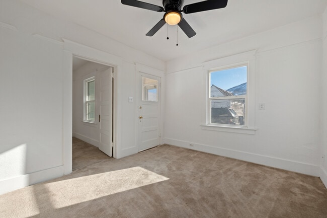 Building Photo - 707 E Front St