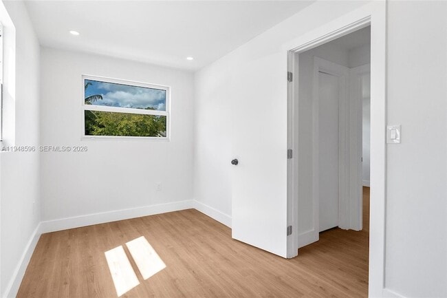 Building Photo - 1046 Jann Ave