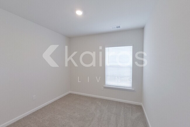 Building Photo - 2579 Banyon Cir