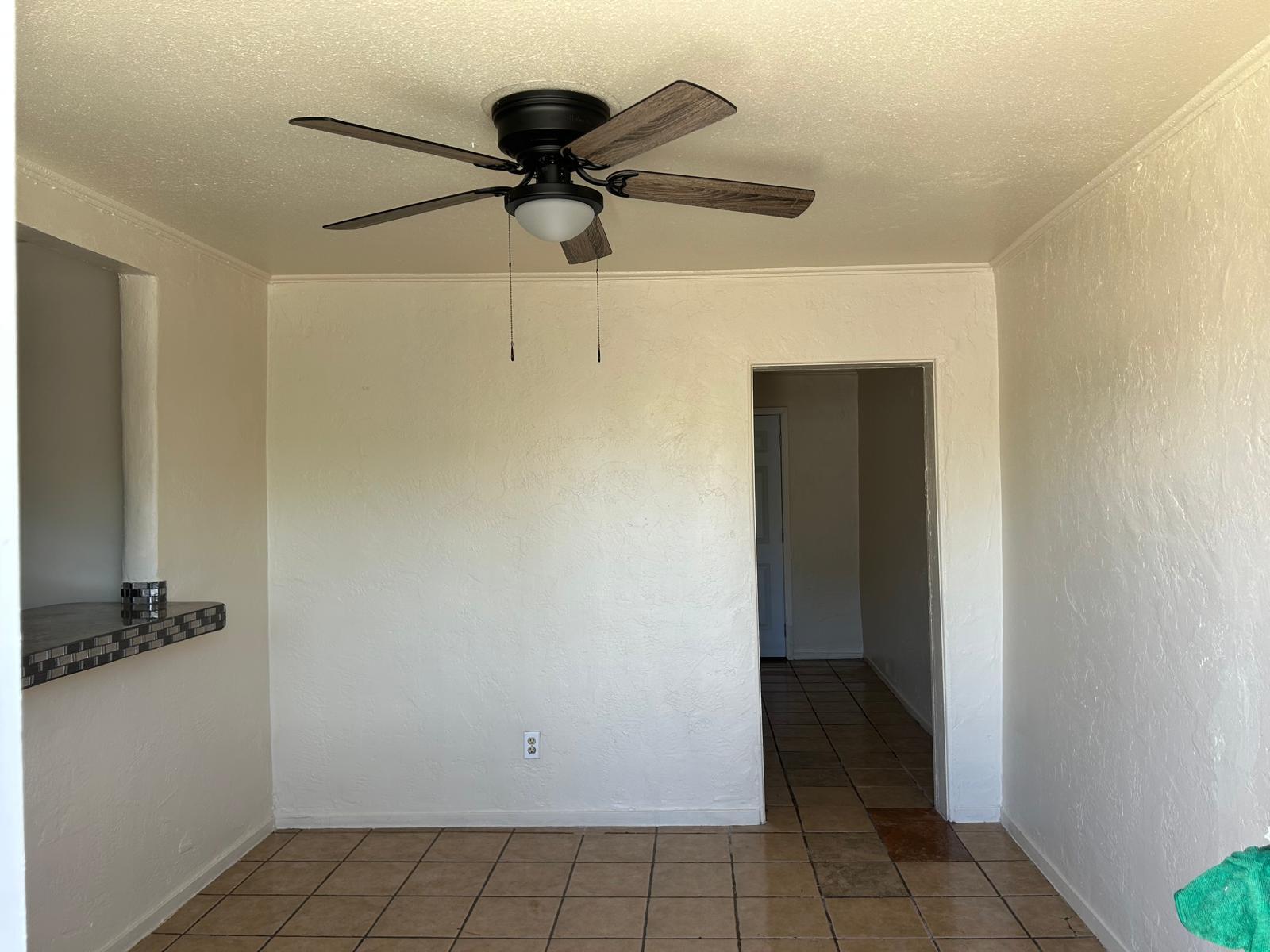Building Photo - 524 N Mesquite St