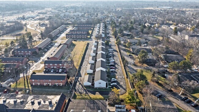 Building Photo - 2447 Brady Commons Dr