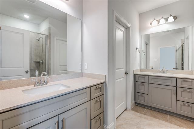 Building Photo - 6134 Blythe Dr