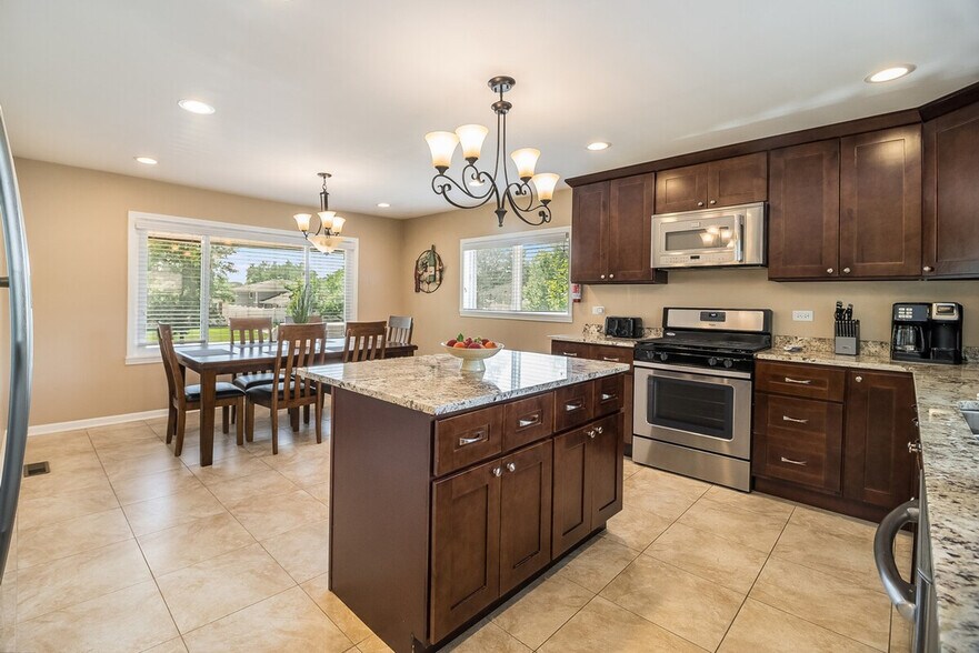 Building Photo - 16 W Edward St