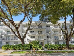 Building Photo - 445 SW 11th St