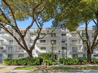 Building Photo - 445 SW 11th St