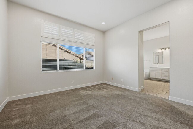 Building Photo - Bright, Updated Home with Spacious Layout & Low-Maintenance Yard