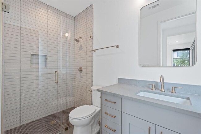 Building Photo - 701 Ariana Ct