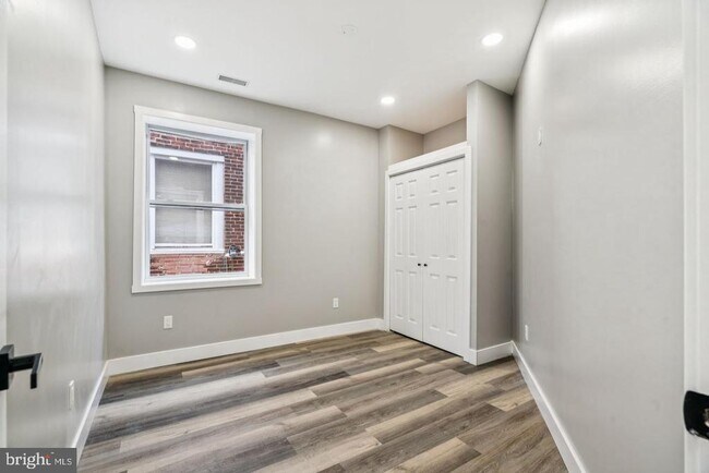 Building Photo - 4824 Sansom St