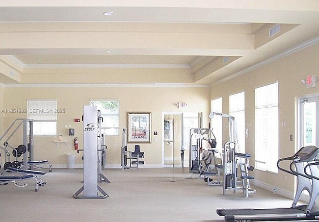 Building Photo - 2933 SE 2nd Dr